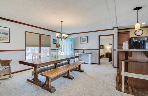 Chincoteague Cottage | Beach Bay Pony Place w/Ponies: 1 Mi to Water!