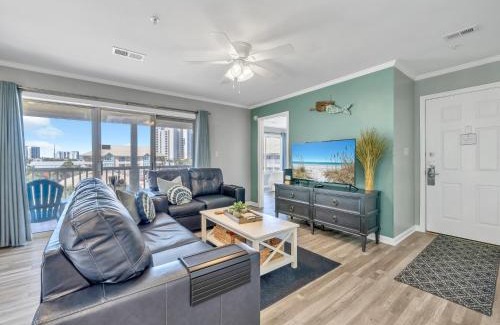 Destin Apartment | Beach Bella-Amazing Location-3 Min to the Beach