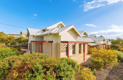 Queenscliff House | Beach Belle Queenscliff - Walk Everywhere - Free Wifi and Netflix
