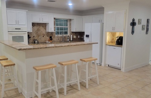 Galveston House | Beach Bird - 2 minute walk to the Beach