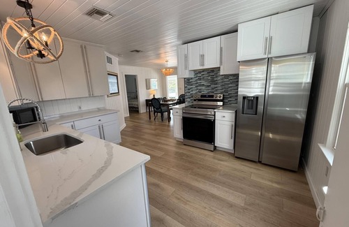 Englewood House | Beach + Boat Dock! 2BR Coastal Chic | June Special