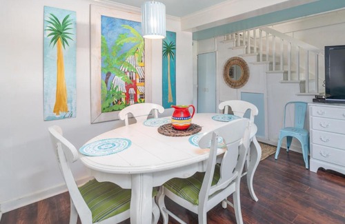 Savannah Beach House | Beach Boys Bungalow