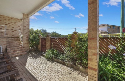 Umina Beach House | BEACH BREAK @ UMINA BEACH WATER VIEWS
