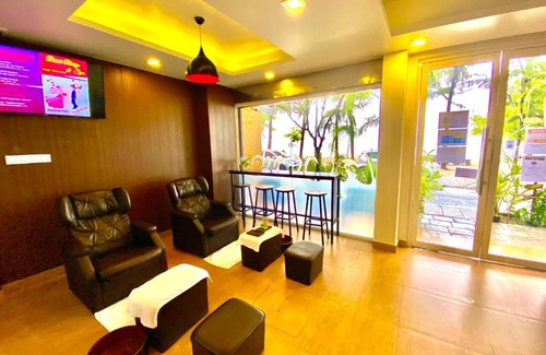 Hulhumale House | Beach Breeze and Spa