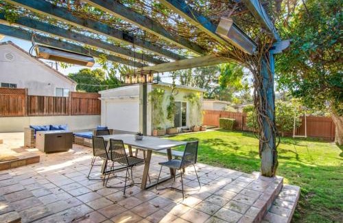 Los Angeles County House | Beach Breeze Bungalow 1 Miles To Beach Cozy