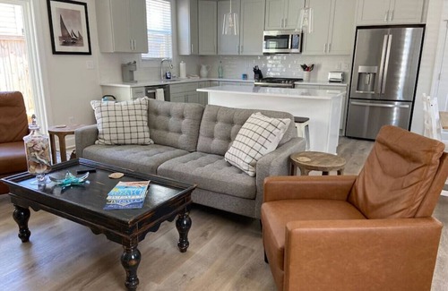 Northeast Virginia Beach House | Beach Breeze in the Heart of VB Oceanfront