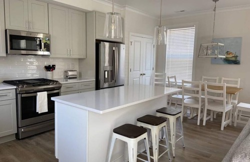 Northeast Virginia Beach House | Beach Breeze in the Heart of VB Oceanfront