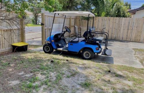 Silver Sands House | Beach Bum Club with Beach Gear included, 6 min walk to beach, BBQ, pet friendly