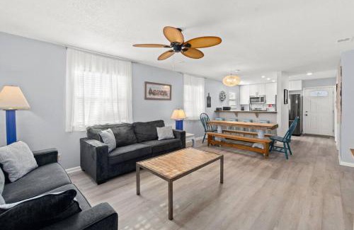 Silver Sands House | Beach Bum Club with Beach Gear included, 6 min walk to beach, BBQ, pet friendly