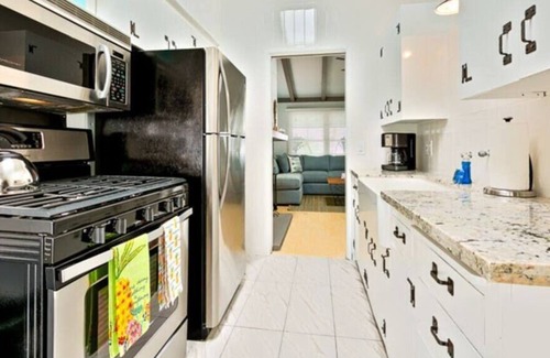 La Jolla Shores Apartment | Beach Bungalow 2 Blocks to Beach