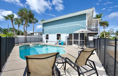 Mid Island House | Beach Bungalow 2 by Sun Palace Vacations