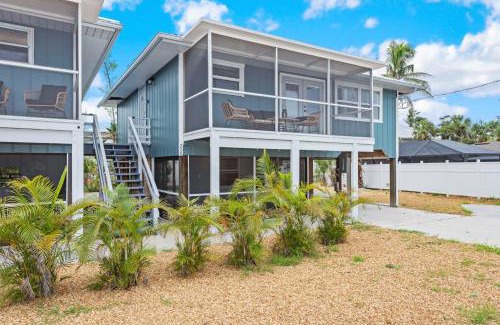 Mid Island House | Beach Bungalow 2 by Sun Palace Vacations