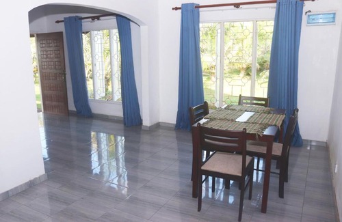 Negombo House | Beach Bungalow Negombo - Duwa