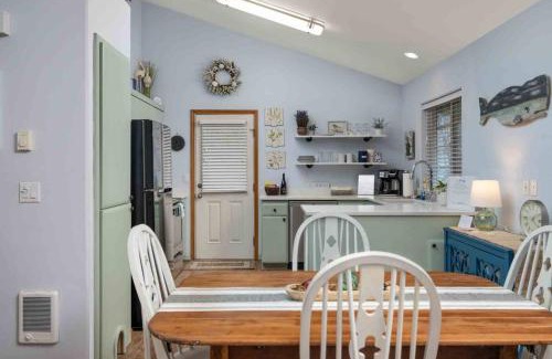 Rockaway Beach House | Beach Bungalow