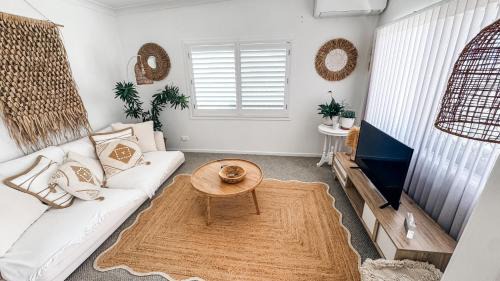 Meikleville Hill Apartment | Beach Bungalow Yeppoon