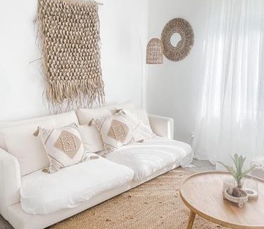 Meikleville Hill Apartment | Beach Bungalow Yeppoon