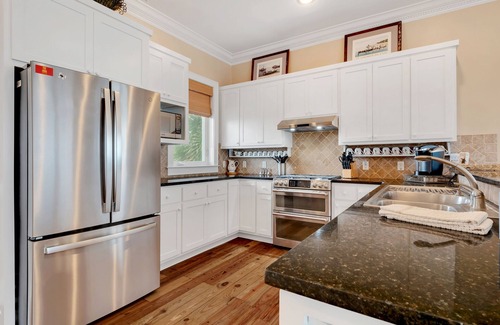 St. George Island House | Beach Buzz: Charming Beachfront Home, Private Pool, Hot Tub – Sleeps 16