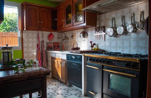Montredon House | BEACH & CALANQUES 300yd away, COSY HOUSE 10min from the heart of Marseille, Wifi