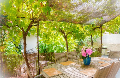 Montredon House | BEACH & CALANQUES 300yd away, COSY HOUSE 10min from the heart of Marseille, Wifi