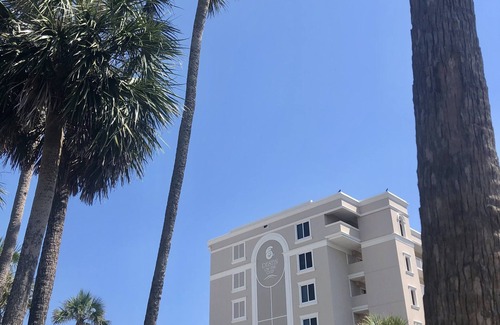 Holiday Isle Condo | BEACH CHAIR SERVICE Included!