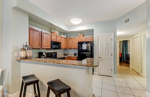 Panama City Beach Condo | Beach-chic, 7th-floor condo with incredible Gulf-front views, gym, hot tub & 2 pools