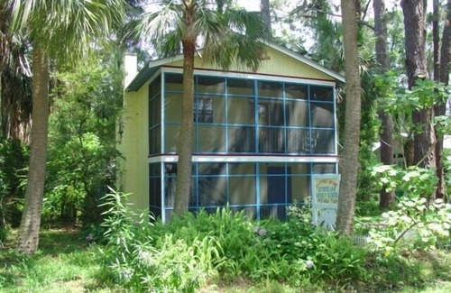 Savannah Beach Apartment | Beach-Chic Apt. for Two - SLEEP NUMBER BED - Porch Rockers - Short Walk to Beach