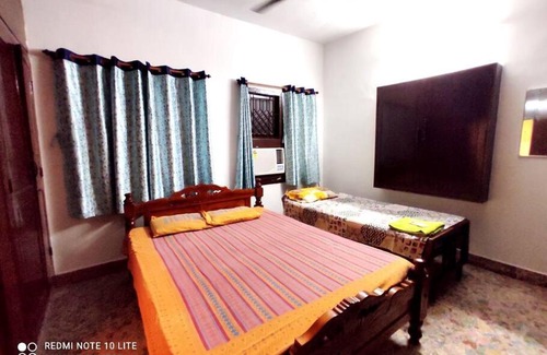 Mylapore Tiruvallikk House | Beach Church Temple US Consulate Apollo Hospital