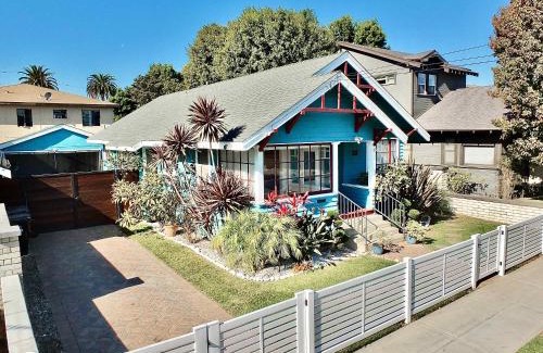 Bluff Heights House | Beach City Craftsman - Walk to Beach