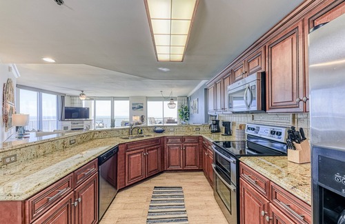 Fort Morgan Condo | Beach Club C1401 Luxury Condo K/K/K/QQ/Bunk-Beach-Pools - sleeps 12 in beds