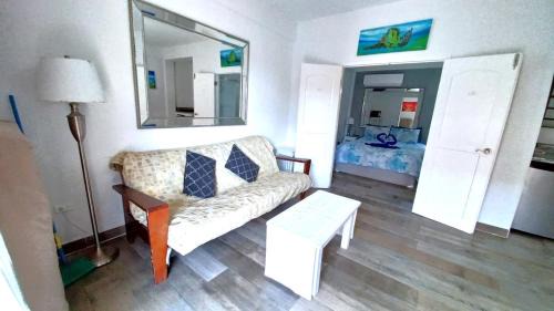 Caye Caulker Apartment | Beach Club Condos at Popeyes