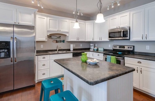 Celina Apartment | Beach Club Escape - Unit 304: 3 bed/2 bath Lakeside Condo!