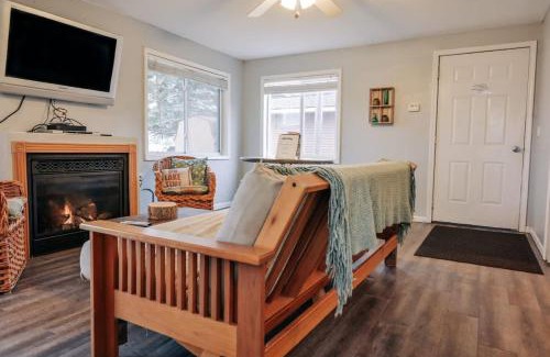 Oscoda House | Beach Club of Oscoda Garden Cottage on the Lake