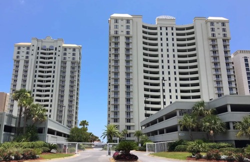 Sugar Beach Condo | Beach Colony 6D- 3BD/3BA Gulf front Condo Navarre Beach!