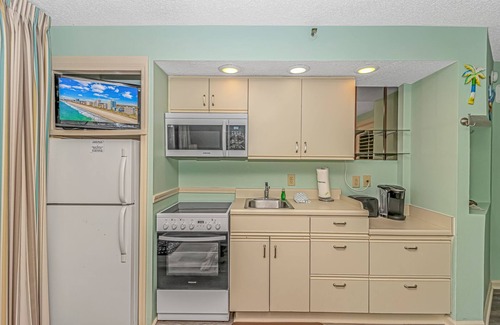 Myrtle Beach Condo | Beach Colony Resort Unit 208 - Beautiful Oceanfront Condo - 1 bedroom - 1 bath Perfect for 6