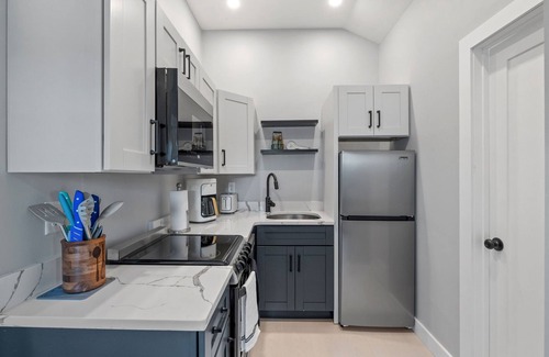 Hampton Condo | Beach Condo 5 Min Walk to Beach, Shops, Boardwalk