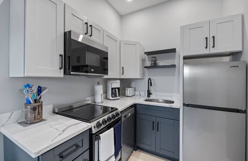 Hampton Condo | Beach Condo 5 Min Walk to Beach, Shops, Boardwalk