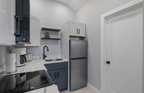 Hampton Condo | Beach Condo 5 Min Walk to Beach, Shops, Boardwalk
