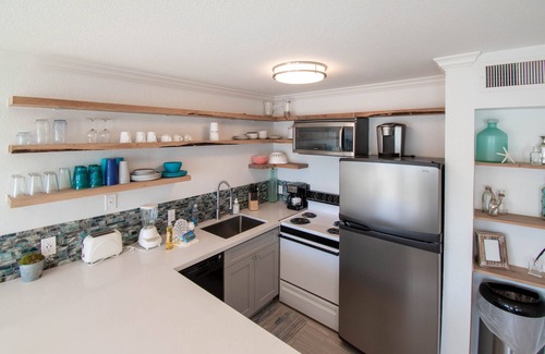 Galveston Condo | Beach Condo Freshly Renovated- Gorgeous views- cross the dune to beach (2307)