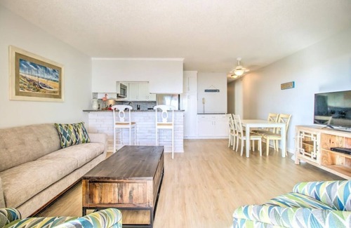 North Carolina Coast Condo | Beach Condo in great location,sleeps 6!