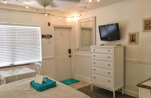 Redington Beach Apartment | Beach Condo in Gated Complex, Heated Courtyard Pool, Ocean only 1 block away!