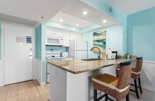 Hutchinson Island South Apartment | Beach Condo/Island Beach Resort/No Cleaning Fee/Condo 411