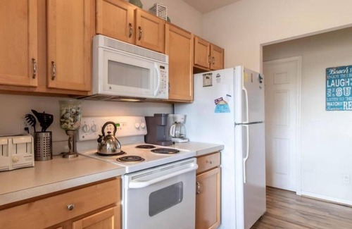 Lewes Condo | Beach condo- top floor, dog friendly, pool. 2 bed, 2 bath, pull out couch.