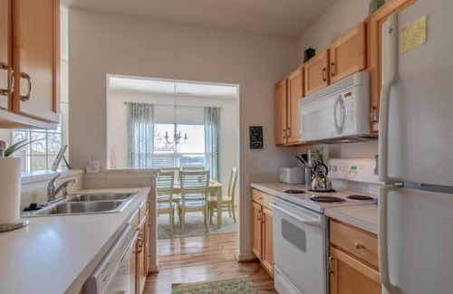 Lewes Condo | Beach condo- top floor, dog friendly, pool. 2 bed, 2 bath, pull out couch.