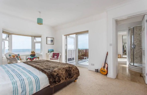 Cooden House | Beach Corner - awesome views!nn