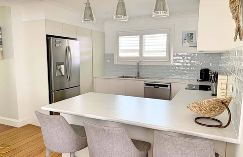 Catherine Hill Bay Cottage | Beach Cottage - 100 meters walk to Pristine Beach