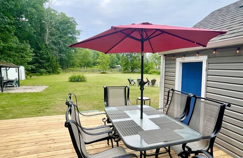 Port Colborne House | Beach cottage : 4 beds 2 baths : 200ft from the beach