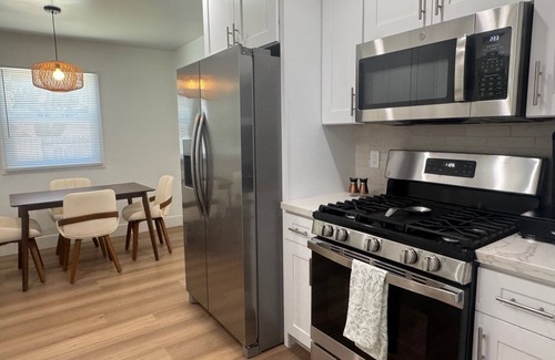 Port Hueneme House | Beach cottage-5 blocks from the sand.
