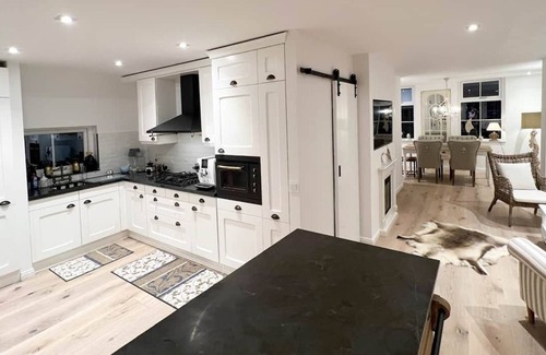 Heel House | Beach Cottage