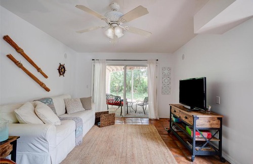 Summerplace Ski Chalet | Beach Cottage, Steps to the Beach. Pet friendly. King Bed.