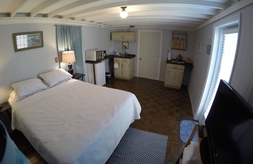 Jacksonville Beach Apartment | Beach Cottage Style Studio Apt